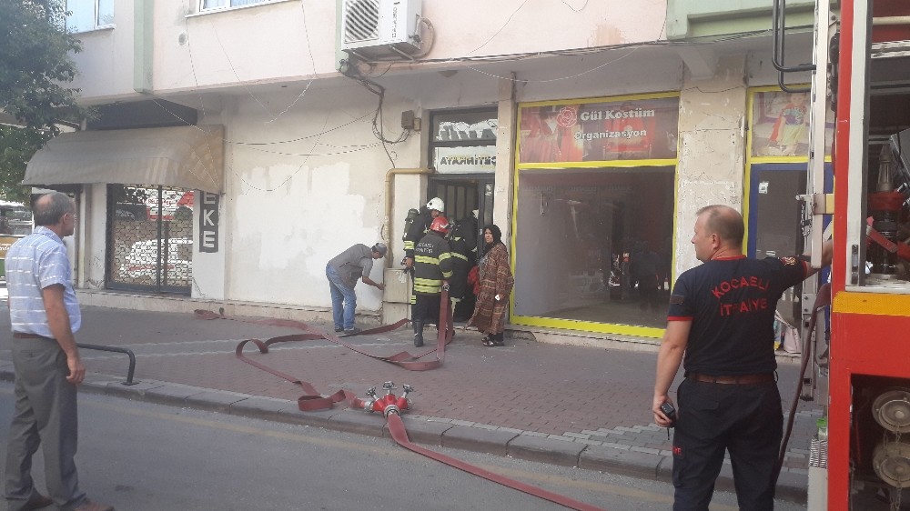 Havalandırma boşluğundan yayılan duman paniğe neden oldu 