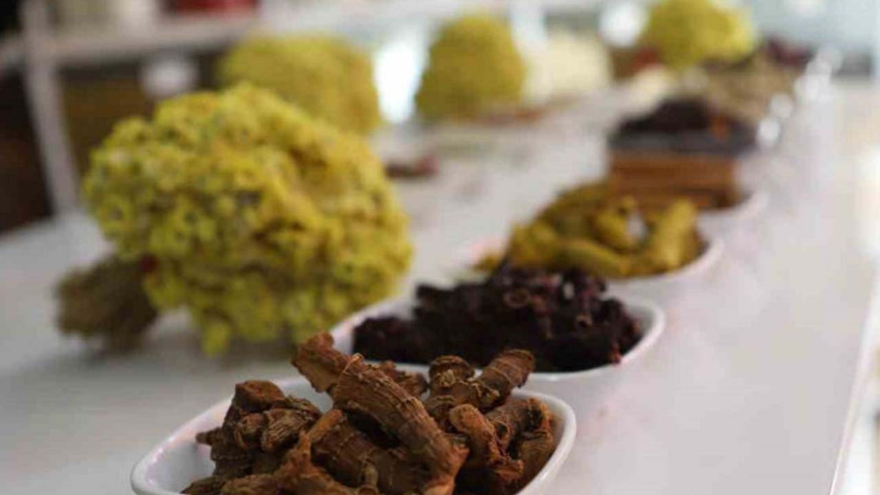  Havalar soğudu: Herkes bunu yapıyor, çay içine koyuyor! Kış çayı poşet poşet satılıyor