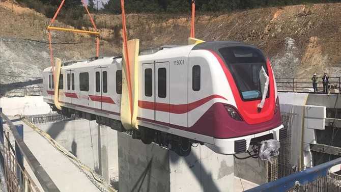 Havalimanı Metrosu’nda ilk tren raylara indi