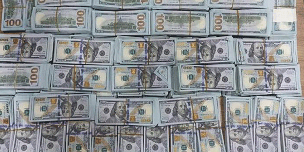 Havalimanında balya balya parayla yakalandı! Türkiye tarihinin en büyük miktarı