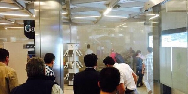 Havalimanında iç hatlar tavanı çöktü!