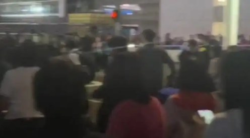 Havalimanında panik anları Korku dolu anlar böyle kaydedildi