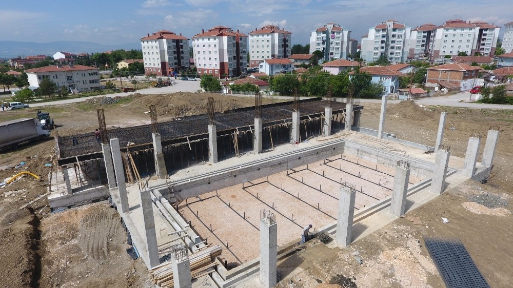 Havuz inşaatı hızla yükseliyor 