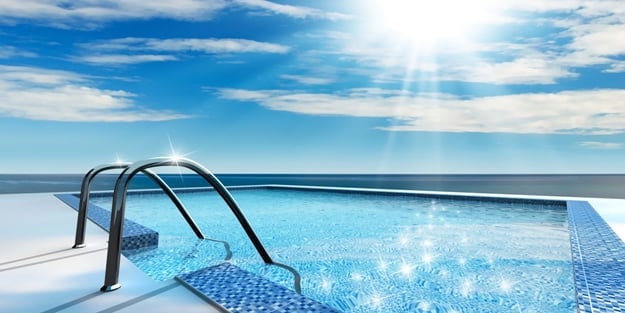 Havuz ve denizden bulaşan enfeksiyonlara dikkat!