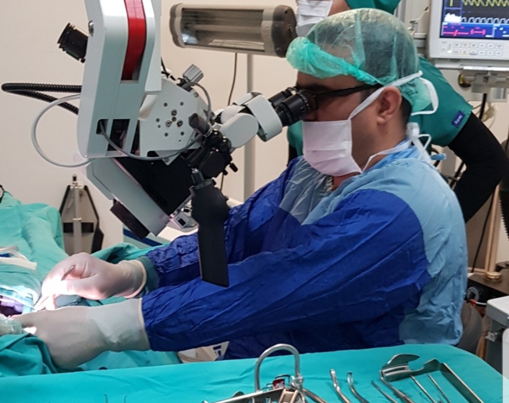 Havuz ve denize girerken dikkat, kulak zarınız delinebilir 