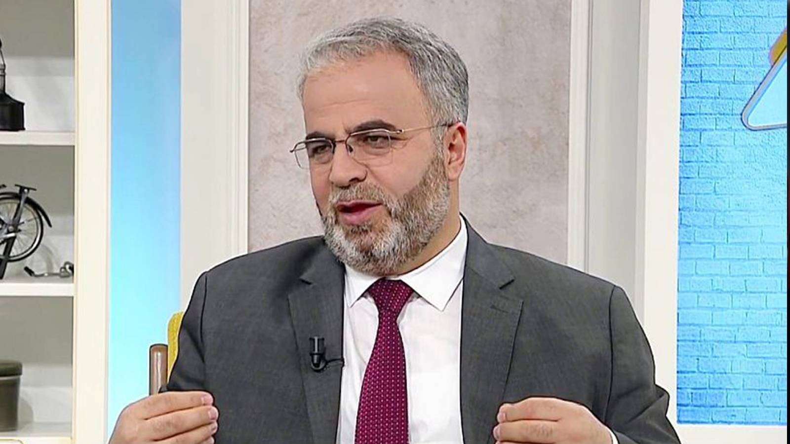 Hay Allah razı olsun hocam! “Hanım kardeşlerimiz bana kızmasınlar” deyip tek tek açıkladı