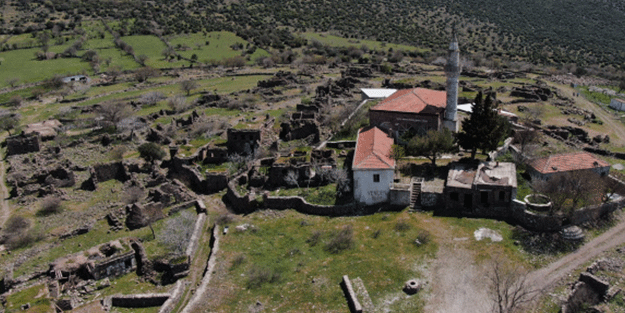Hayalet köye gelenler vatandaşları rahatsız etti!