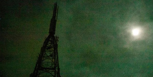 Hayalet radyodan 35 yıldır hiç durmadan ‘lastik bot’ ve ‘tarım uzmanı’ sesi yankılanıyor!