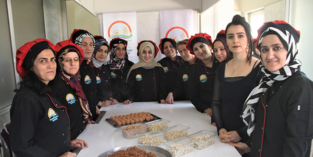 Hayallerindeki iş yerini açmak için ter döküyorlar