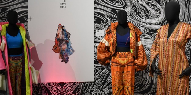 Başka giysi bulamadın mı müdür?