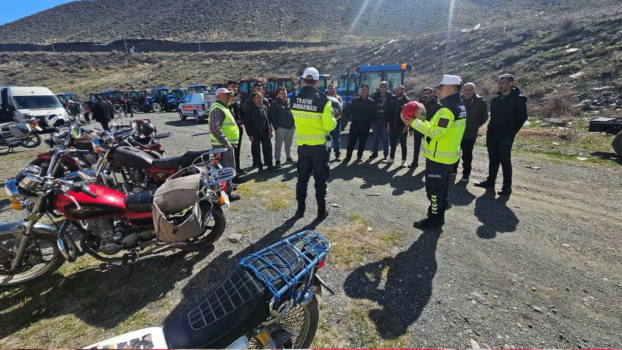 Hayat kurtaran denetim! Jandarmadan motosiklet kazalarına özel uyarı