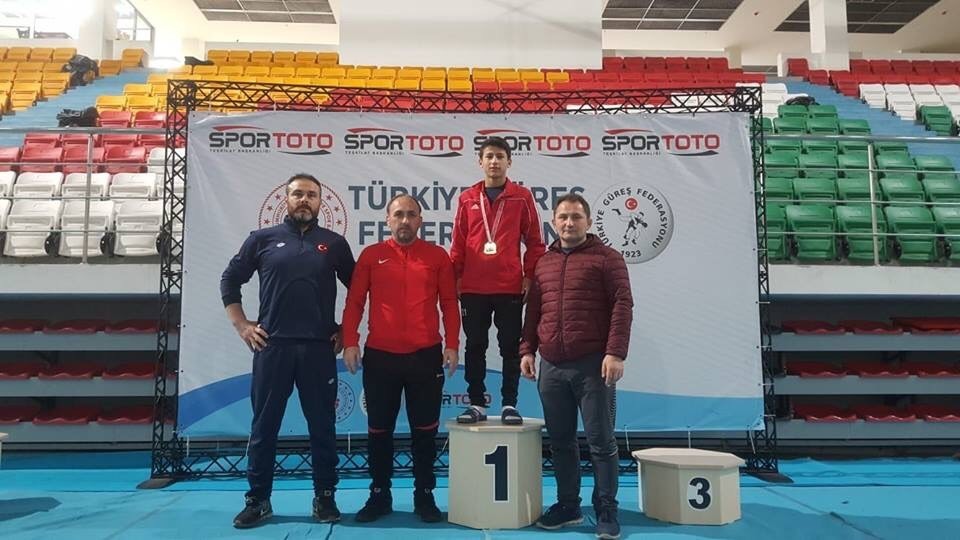 Hayatı güreşle değişti 