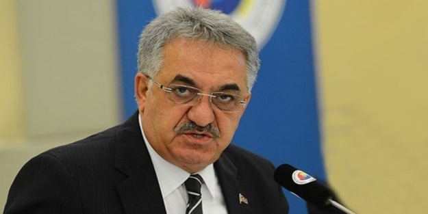 Canlı yayında açıkladı: AK Parti'de 4 istifa