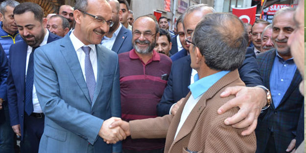 Hayatında ilk defa vali gördü, ne yapacağını şaşırdı