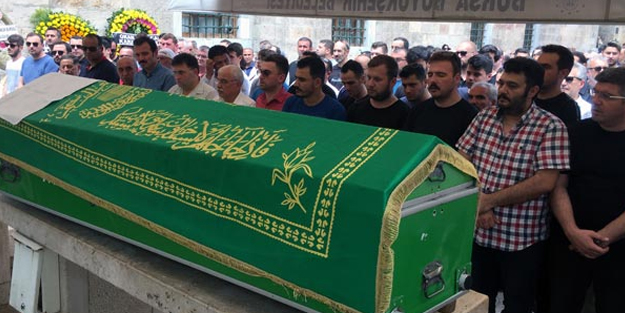 Hayatını kaybeden ünlü tatlıcı son yolculuğuna uğurlandı