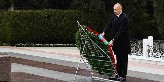 Haydar Aliyev vefatının 18. yılında Bakü’de anıldı