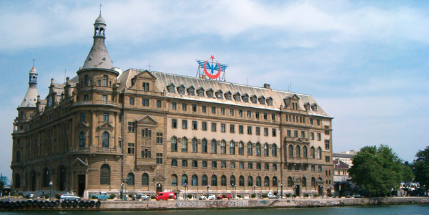 Haydarpaşa Garı'nın altından 'altın' fışkırdı! Kazılar devam ediyor...