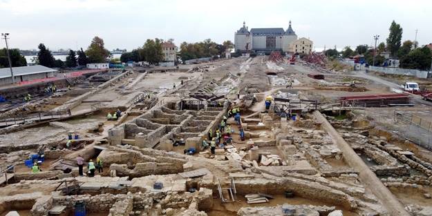 Haydarpaşa'da peronlar kaldırıldı! Altından çıkanlar şoke etti