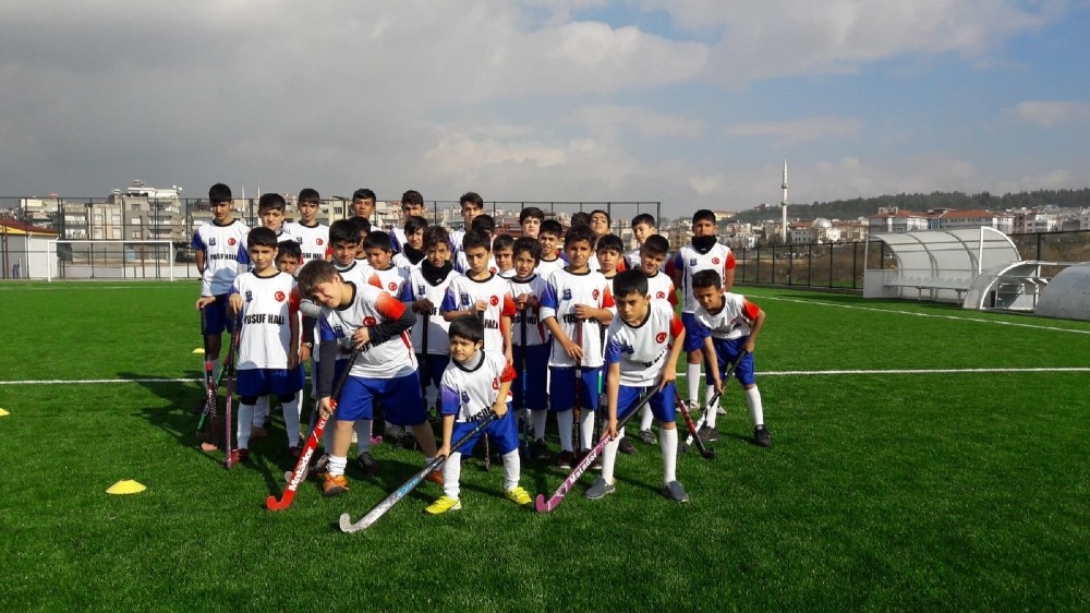 Haydi Çocuklar Hokeye kampanyası ses getirdi 
