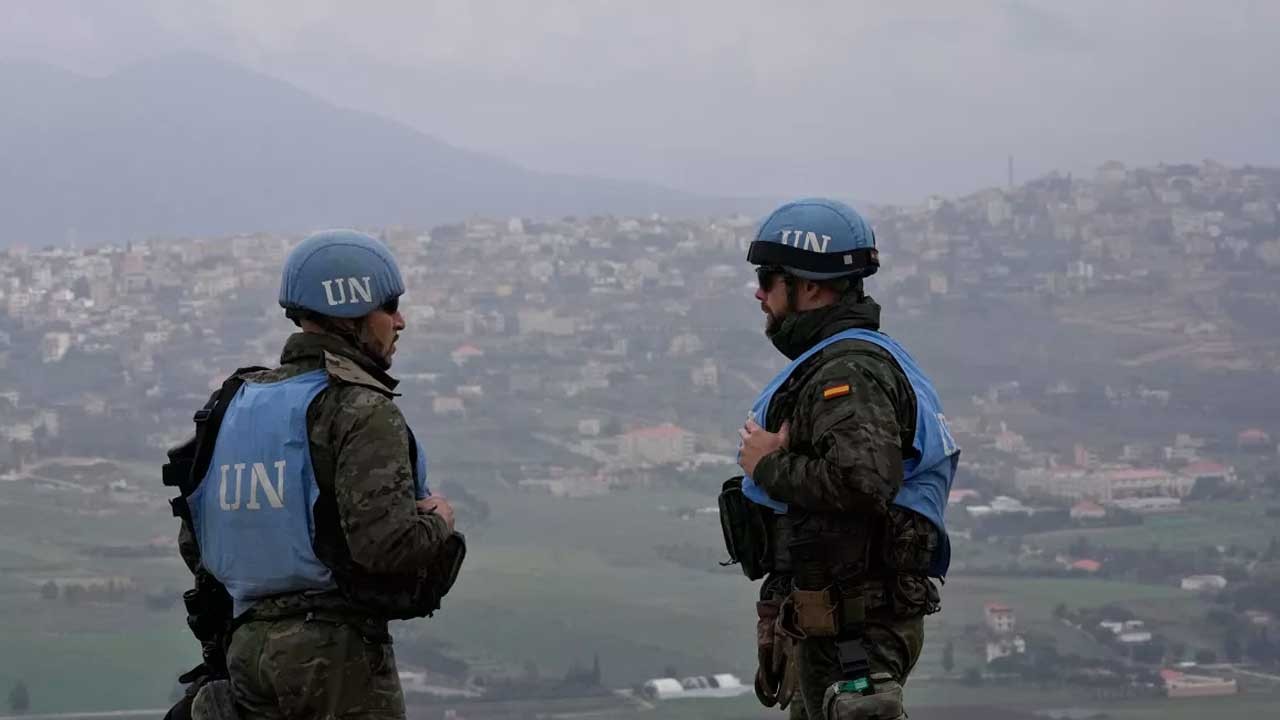 Haydut İsrail, BM Barış Gücü askerlerini hedef aldı