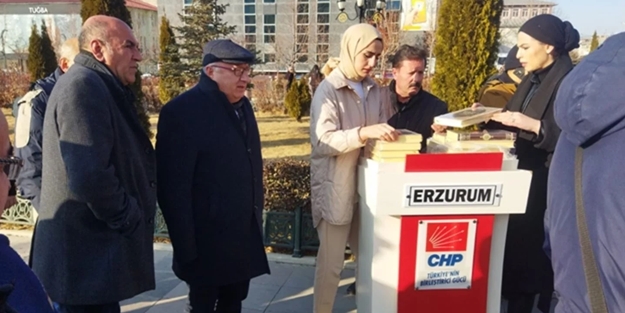 Hayırdır İnşallah! CHP Kur'an-ı Kerim dağıttı