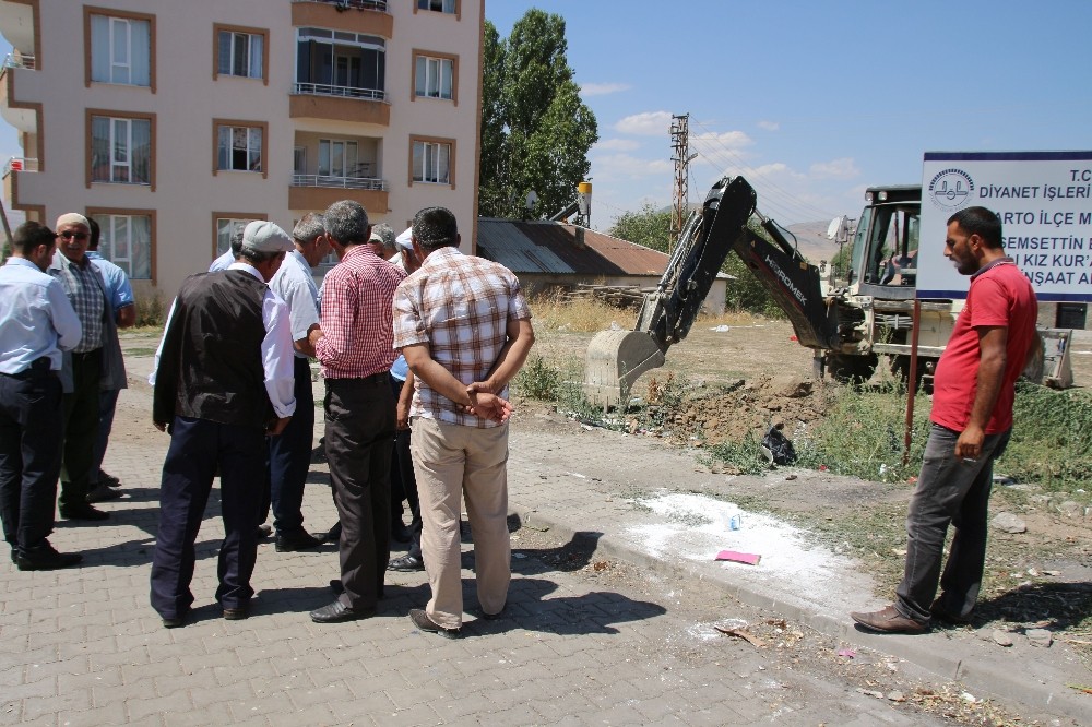 Hayırsever iş adamından kız Kur’an kursu 