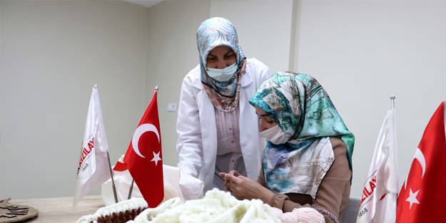 Hayırsever kadınlardan örnek davranış