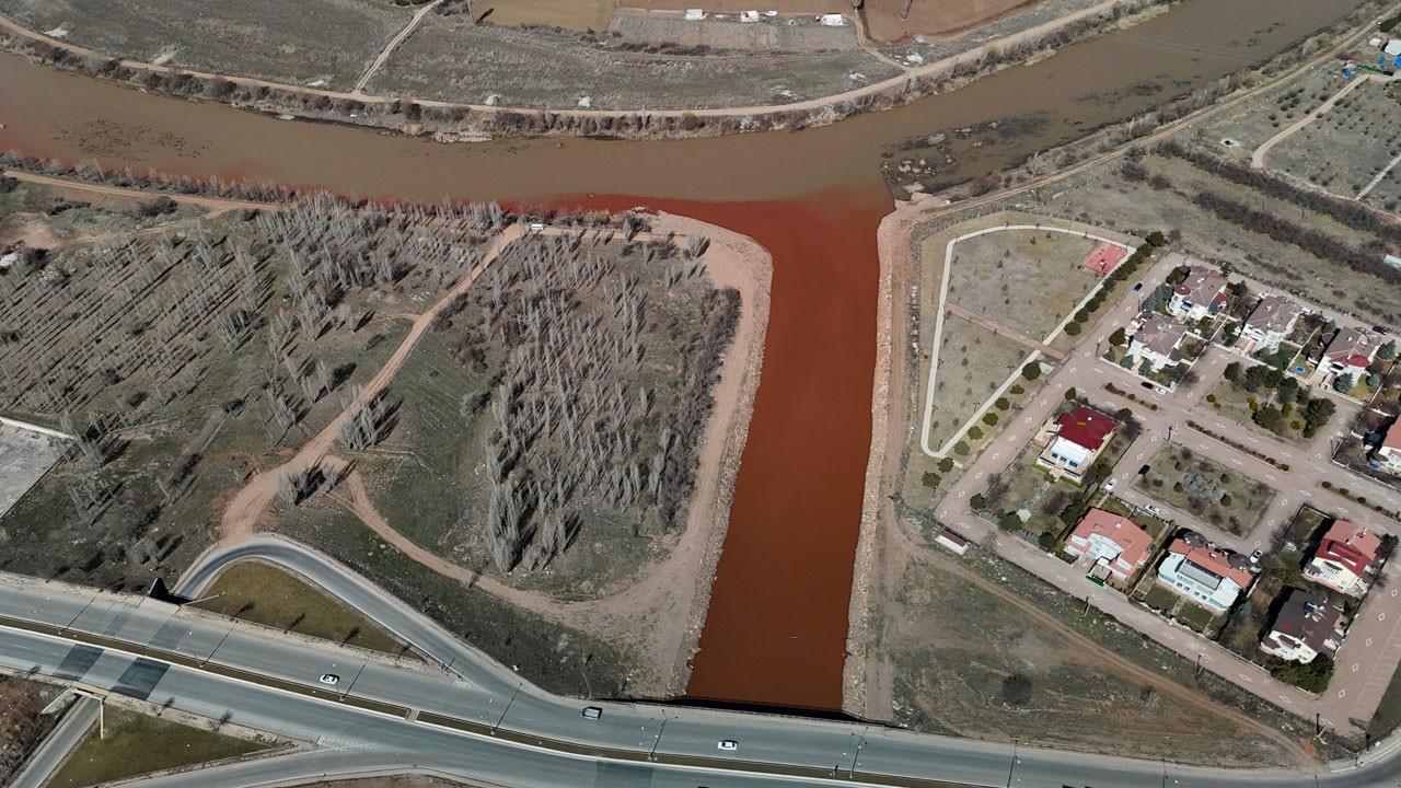 Hayran bırakan doğa olayı! Kızılırmak adını yeniden kazandı