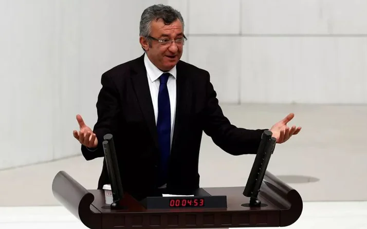 Hayrola! Kafana saksı mı düştü Engin Altay?