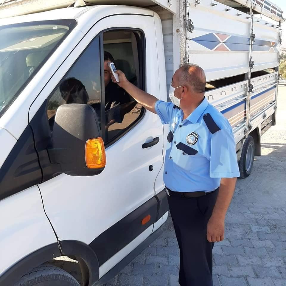 Hayvan pazarında tedbirler sürüyor 