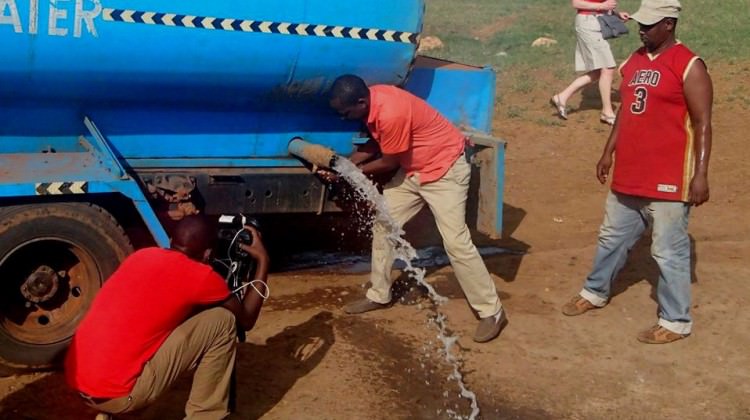 Hayvanlar artık 'mavi kamyon'u tanıyor!