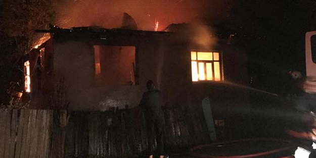 Hayvansever yaşlı kadın, kedileriyle birlikte yanarak can verdi