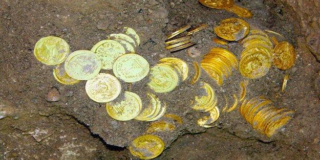 Hazine arıyorlardı! Yakalandılar