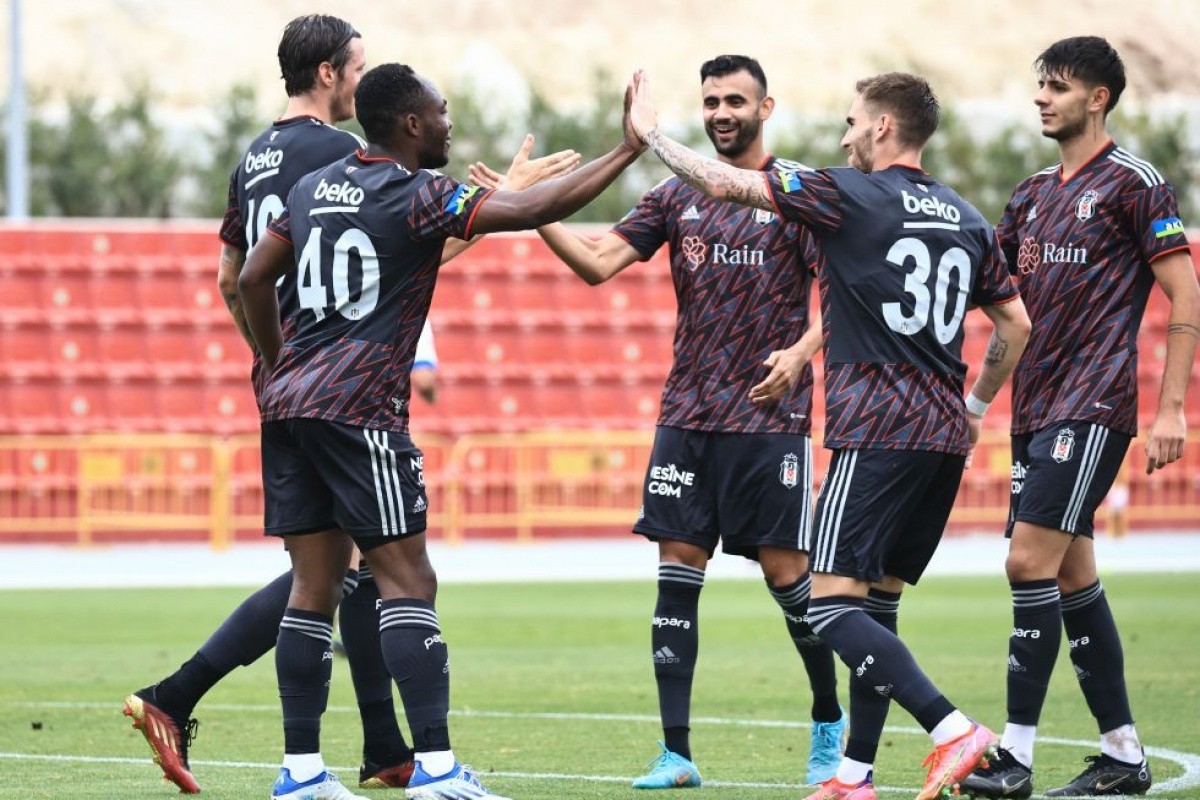 Hazırlık maçı: Beşiktaş: 2 - Deportivo Alaves: 1