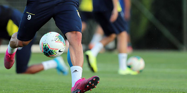 Hazırlıklara başlayan Fenerbahçe'de Galatasaray'a karşı mücadele eden 11 katılmadı