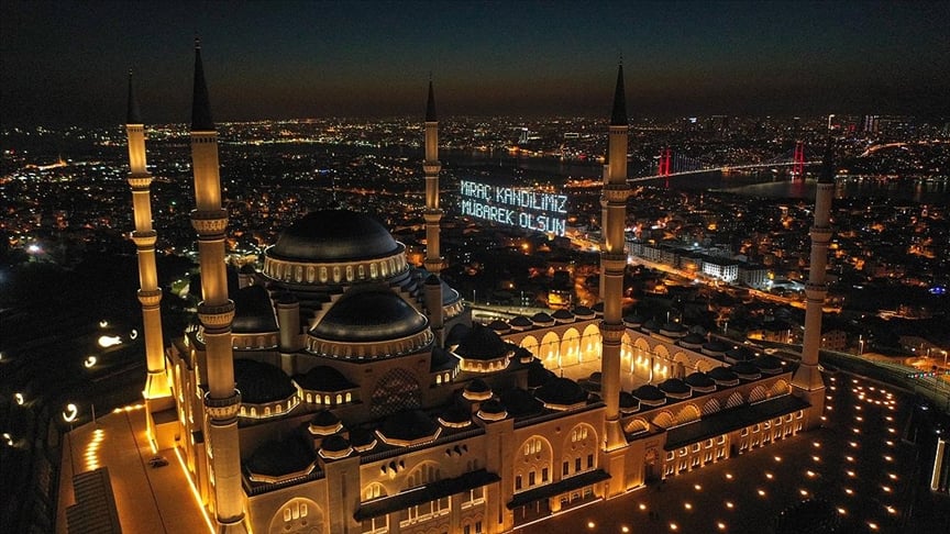 Hazreti Muhammed'in Allah'ın huzuruna yükseldiği Miraç gecesi yarın idrak edilecek