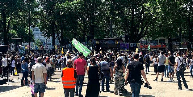 HDP Almanya'da rezil oldu: Mitinge sadece bin kişi katıldı