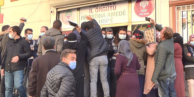 HDP binası önünde gerilim! 