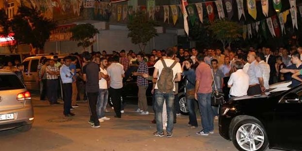 HDP'liler yine HÜDA-PAR'lılara saldırdı