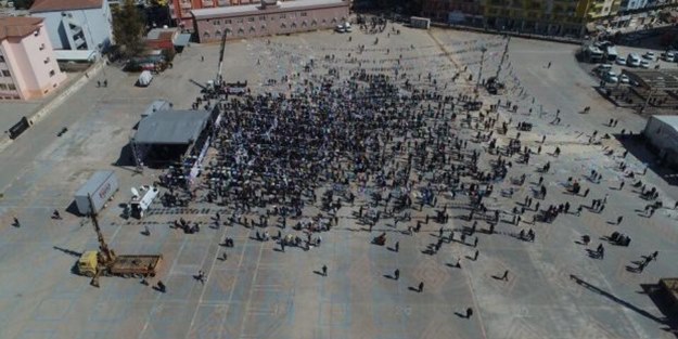 HDP, Mardin'de büyük hüsrana uğradı! Yine terör propagandası yaptılar