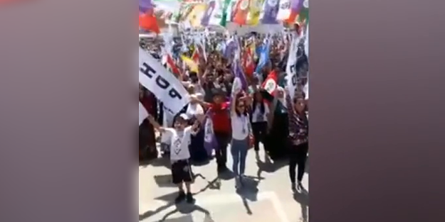 Skandal! Mitingde PKK için saygı duruşu...