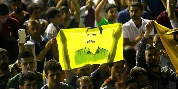 HDP mitinginde skandal! Katil lehine slogan attılar