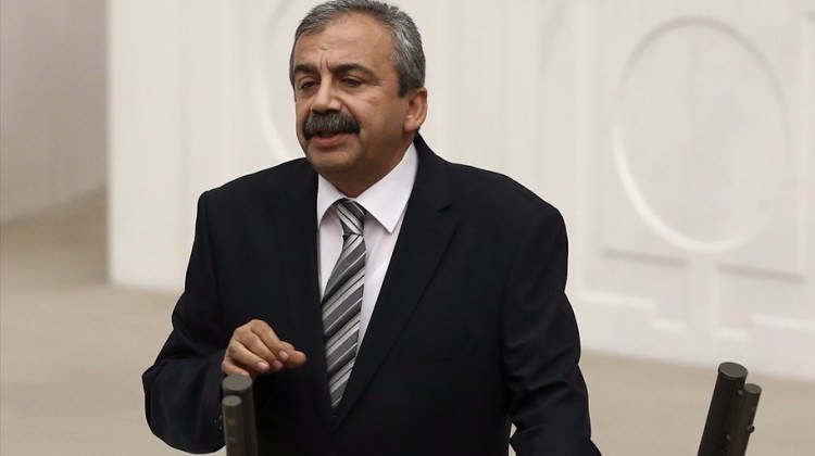 HDP namaza da karşı! 'TBMM'de ne işi var'