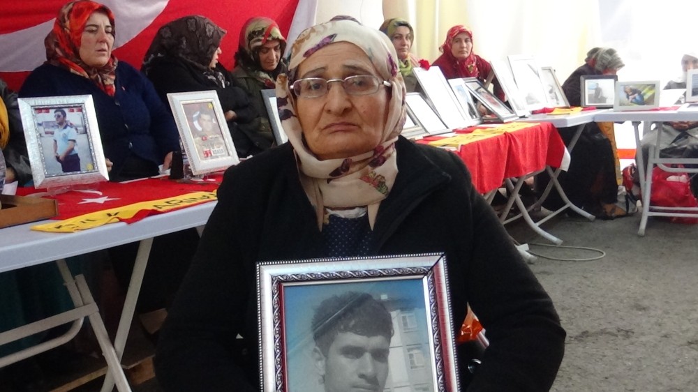 HDP önünde evlat nöbeti tutan ailelerin sayısı 72’ye yükseldi 