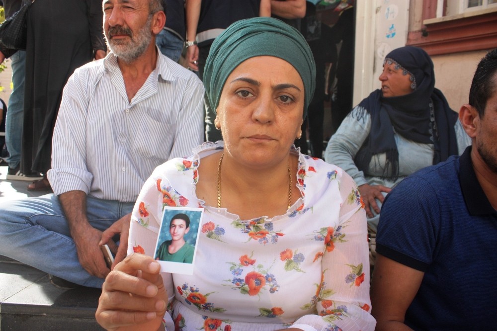HDP önünde eylem yapan aile sayısı 7. günde 17’ye yükseldi 