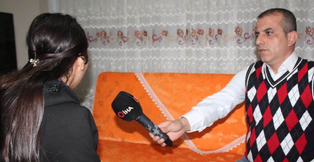 HDP önünde nöbet tutan anne Hüsniye Kaya’nın kızı Mekiye evine döndü 
