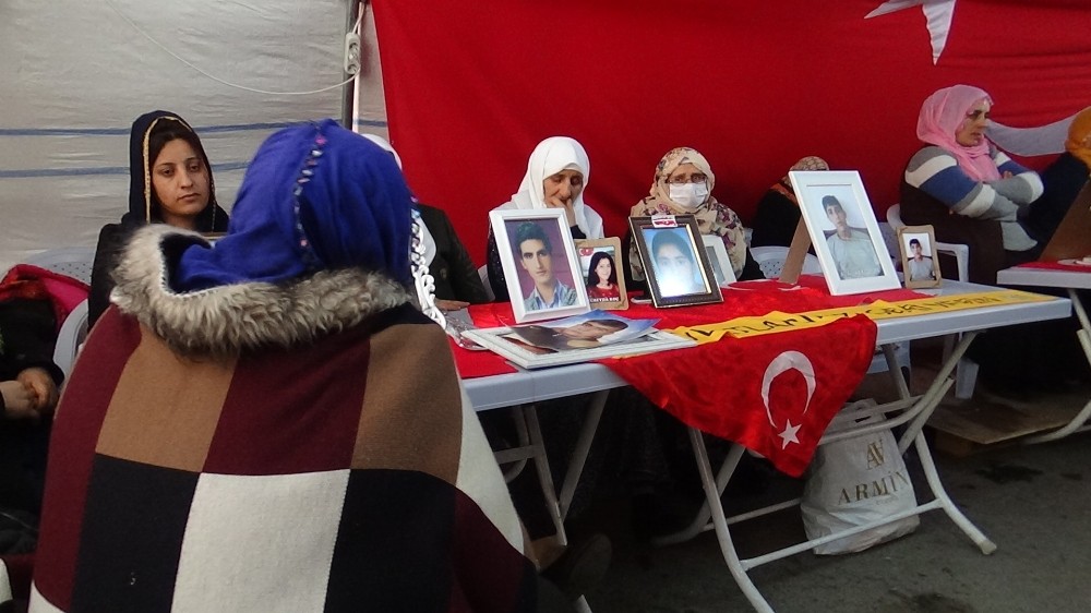 HDP önündeki ailelerin evlat nöbeti 145’inci gününde 