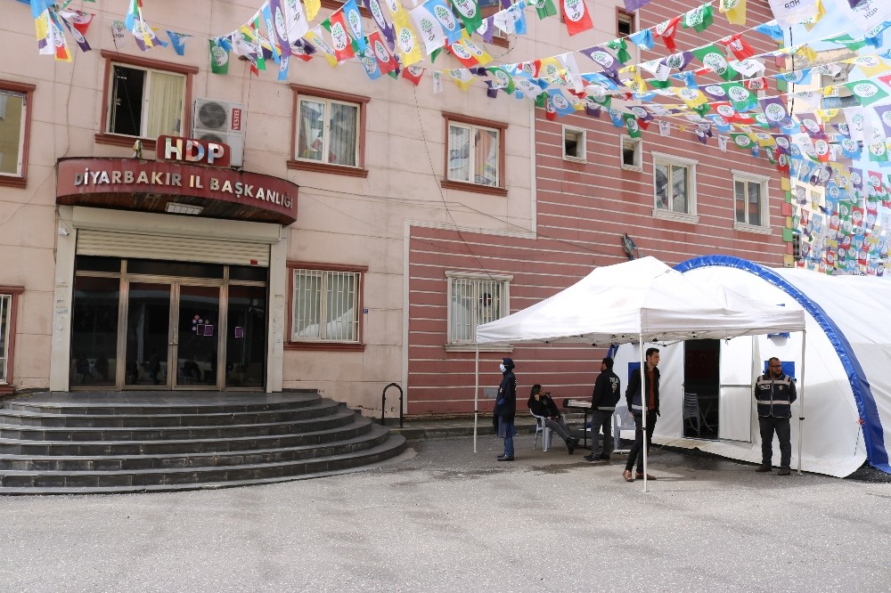 HDP önündeki ailelerin evlat nöbeti 213’üncü gününde 