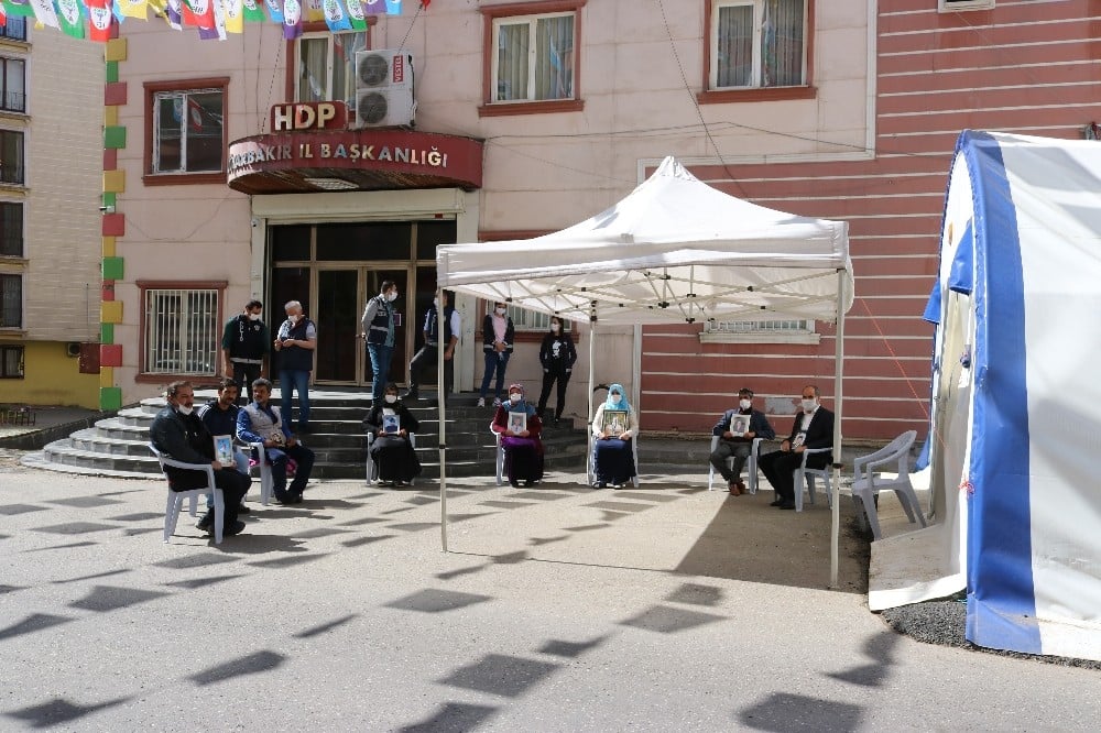 HDP önündeki ailelerin evlat nöbeti 228. gününde 