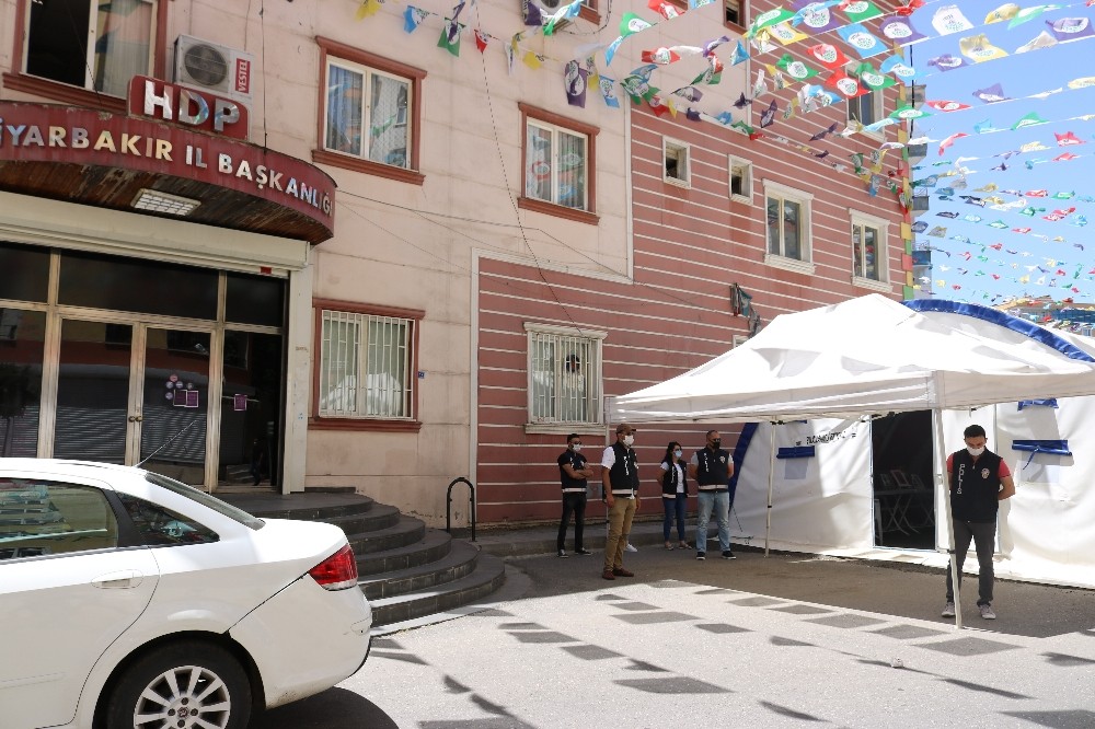 HDP önündeki ailelerin evlat nöbeti 261’inci günde 